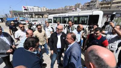 وزير الإسكان يتفقد مشروع إنشاء كوبرى على مستويين لربط شارع السادات بالطريق الساحلى بالإسكندرية