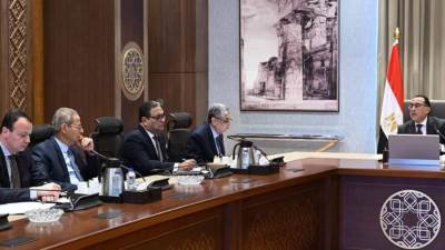 «مدبولى» يتابع مع وزارة الكهرباء خطط تطوير ورفع كفاءة الشبكات وتقليل نسبة الفاقد