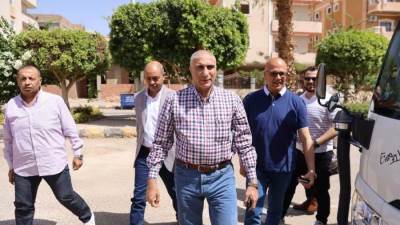 نائب رئيس هيئة  المجتمعات العمرانية يتفقد مشروعات الإسكان  بمدينة طيبة الجديدة