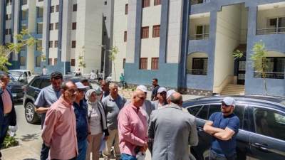 «غنيم» يتابع سير العمل بمشروعات مدينة أخميم الجديدة