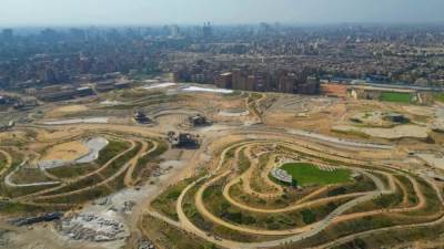 رئيس صندوق التنمية الحضرية يتابع الموقف التنفيذي لمشروع «حدائق تلال الفسطاط»