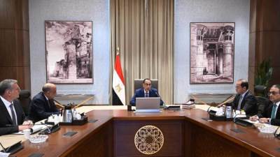 «مدبولى» يتابع إجراءات حل مشكلة الكهرباء ووقف تخفيف الأحمال