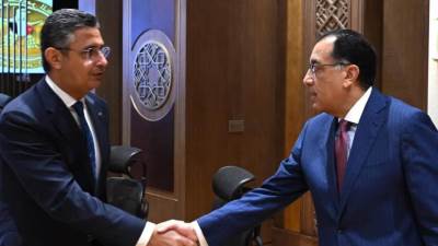 «مدبولى» يكلف وزير التموين الجديد بوضع خطة استباقية لضبط الأسعار وضمان توافر السلع