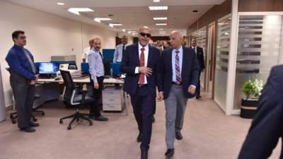 فى اللقاء الأول بالعاملين بالوزارة .. وزير العمل: بابي مفتوح أمام الجميع