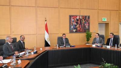 «الشربينى» يصدر حزمة من التكليفات ويوجه بحصر الأراضى السكنية الشاغرة بالمدن الجديدة