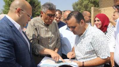 محافظ الجيزة : بدء الأعمال الإنشائية لـ 12 كوبري مشاه أعلي مصرف المريوطية