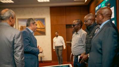 وفد من جمهورية زيمبابوي يزور العاصمة الإدارية الجديدة ويطلّع على آخر إنجازاتها «صور»