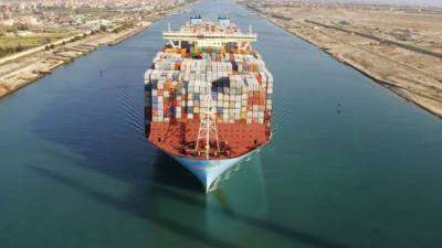 مصر تستهدف 23.2 مليار دولار عائدات من قناة السويس بحلول 2026