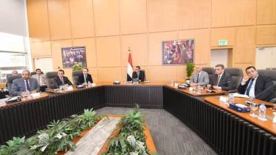وزير الإسكان يستعرض الخطط التسويقية  للوحدات السكنية بمشروعات المدن الجديدة
