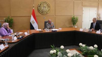 «عصمت» يشدد على التصدى لسرقة التيار الكهربائي واتاحة العدادات الكودية