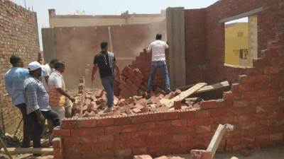 «الشربينى» يُصدر قراراً بإزالة التعديات الواقعة على مساحة 1454 فدانا بمدينة الفشن الجديدة