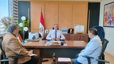 نائب وزير الإسكان يلتقى رئيس شركة " مياه المنوفية " لمتابعة جهود تحسين مستوى الخدمات المقدمة للمواطنين