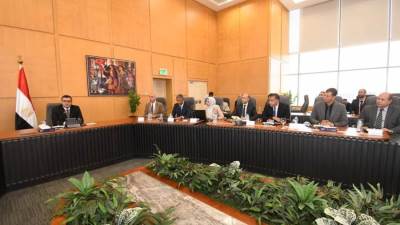 وزير الإسكان يؤكد ضرورة تعظيم دور «الجهاز التنفيذى للمياه»ويوجه بسرعة إنهاء المشروعات طبقاً للأولويات