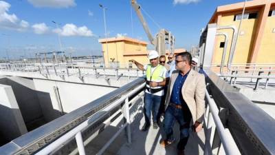 وزير الإسكان يتفقد مشروع محطة معالجة صرف صحي العامرية ويشدد على سرعة الانتهاء من التوسعات