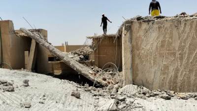 رئيس جهازالشروق يُزيل دور مخالف بأحد العقارات السكنيه بالمدينة