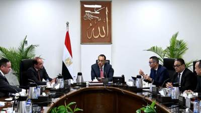 « مدبولي» يوجه بتشكيل لجنة لمراجعة  السيارات التى دخلت البلاد لـ "ذوى الهمم" واستفاد بها غيرهم