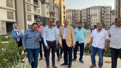 نائب رئيس هيئة المجتمعات العمرانية الجديدة يتفقد مشروع جنة السكني بالقاهرة الجديدة  