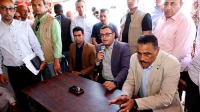 وزير الإسكان ومحافظ مطروح يتجولان بمنطقة الأراضى البديلة لأصحاب التواجدات بمدينة رأس الحكمة الجديدة