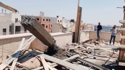 إزالة مخالفات بناء وغلق أنشطة مخالفة بأراض وفيلات بمدينة القاهرة الجديدة 