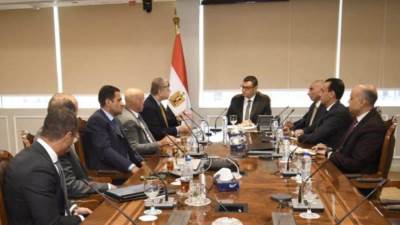 «الشربيني» يوجه بوضع خطة تسويق لأبراج «الداون تاون»  بالعلمين الجديدة محليا وعالميا