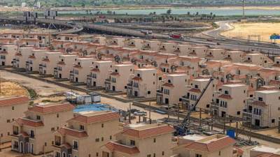 وزير الإسكان يتابع موقف تنفيذ أبراج وفيلات التجمع العمراني «صوارى» بالإسكندرية