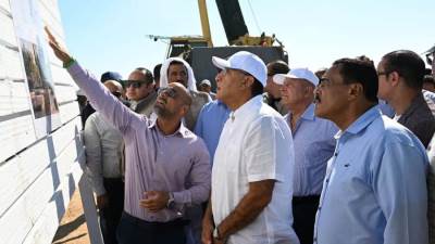 رئيس الوزراء يزور مدينة رأس الحكمة.. ويتابع موقف تسليم الأراضي البديلة للأسر المُستحقة