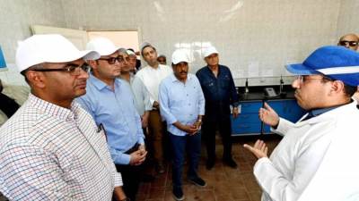 وزير الإسكان يوجه بإحالة القائمين على تشغيل محطة الصرف الصحى بمطروح للتحقيق