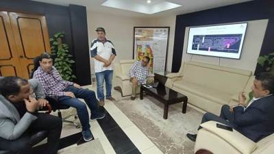 «بهجات» يتابع موقف مشروعات المرافق بمناطق الامتداد بالشروق