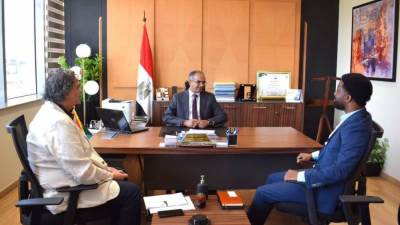 نائب وزير الإسكان يبحث فرص التعاون مع شركة هولندية  لتنفيذ محطات المياه فى مصر 