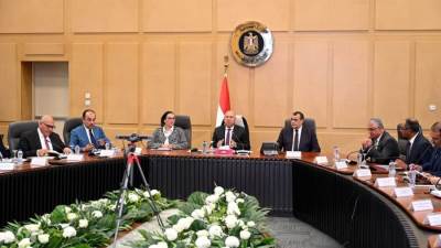 كامل الوزير: ندرس استحداث إجراءات وضوابط لمنع تسقيع الأراضي الصناعية أو التنازل عنها