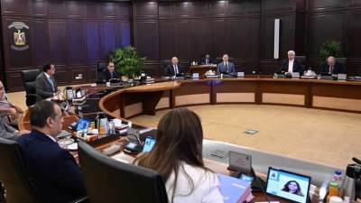 الحكومة توافق على مشروع قرار «التنظيم والإدارة» بترقية الموظفين بالجهاز الإداري للدولة 