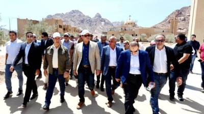 «الشربينى» يتفقد الأعمال الجارية بمنطقة الزيتونة بموقع التجلى الأعظم بسانت كاترين