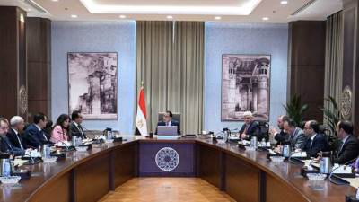 رئيس الوزراء يستعرض مخططًا لتطوير مستشفيات القصر العيني