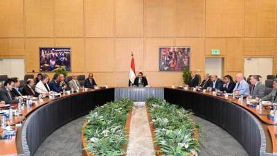 «الشربينى»يستعرض الموقف التنفيذى لمشروعات زيادة إمداد محطة مياه القاهرة الجديدة