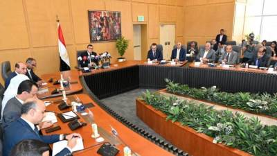 وزير الإسكان: التعامل مع المستثمرين المصريين بالعملة المحلية وإتاحة الفرص للشراكات المصرية الأجنبية بالدولار 
