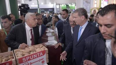 وزير الزراعة يؤكد إهتمام الدولة بتوطين تكنولوجيا الزراعة وتصنيع الالات والمعدات في مصر 