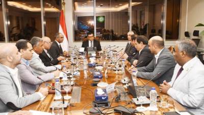 «الشربينى» يوجه باستخدام الحلول المتطورة لإدارة وتشغيل وصيانة منظومة مياه الشرب والصرف الصحى