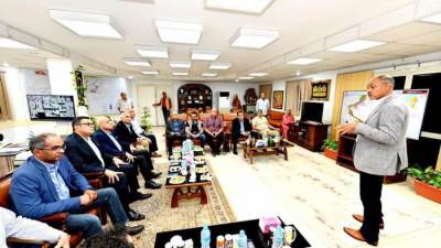 وزير الإسكان ومحافظ الأقصر يتابعان موقف المشروعات الجارى تنفيذها  بمدينة طيبة الجديدة