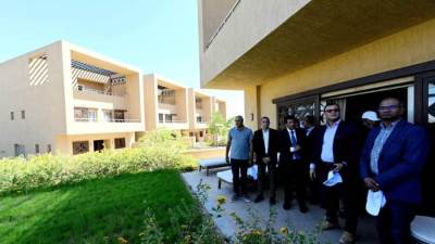 «الشربيني» يشدد على الإسراع بمعدلات تنفيذ وحدات «سكن لكل المصريين » بأسوان الجديدة وضغط البرامج الزمنية