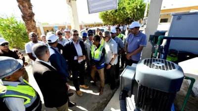 وزير الإسكان يتابع العمل بمحطة مياه خور أبو سبيرة ويتفقد تنفيذ محطة صرف صحى غرب أسوان