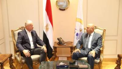 مصر تبحث مع بولندا خطة إنشاء مجمع صناعي لإنتاج الأثاث بالعلمين الجديدة