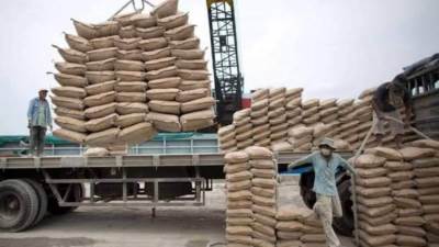تمديد العمل بقرار خفض إنتاج مصانع الأسمنت عامًا إضافيًا