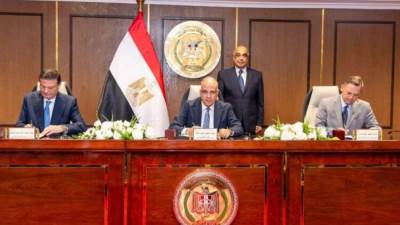 «الري» و«الزراعة» توقعان اتفاقية تسوية منازعات مع شركة القناة للسكر