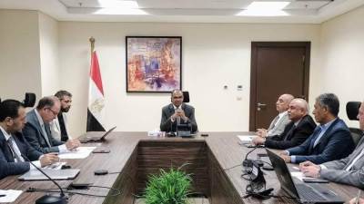 نائب وزير الإسكان يناقش موقف مشروعات مياه الشرب والصرف  المخطط تنفيذها بالشراكة مع القطاع الخاص