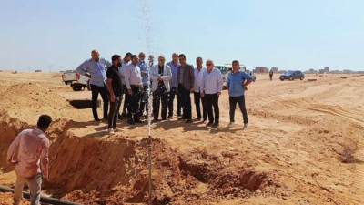 مسئولو «الإسكان» يتفقدون موقف مشروعات المرافق بالمناطق المضافة لمدينة العبور الجديدة