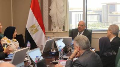 «عصمت» يوجه بسرعة تنفيذ إجراءات  فصل الشركة المصرية لنقل الكهرباء عن «القابضة لكهرباء مصر»