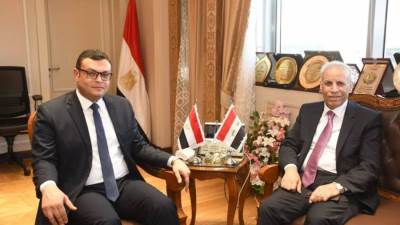 وزير الإسكان: مصر مستعدة لنقل خبراتها الواسعة في مجال التنمية العمرانية لأشقائنا بالعراق