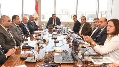 «الشربيني» يوجه بالالتزام بالمعايير القياسية لإدارة وتشغيل وصيانة مشروعات هيئة المجتمعات العمرانية