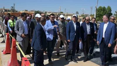 «مدبولى» يتابع أعمال تطوير كورنيش البر الغربي والممشى الزجاجي بالأقصر 