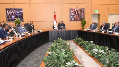 وزير الإسكان يستعرض موقف مشروعات مياه الشرب والصرف الصحى المقرر الانتهاء منها يونيو المقبل